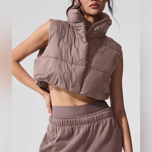 Alo Cropped Gold Rush Puffer Vest - Mushroom M Authentic NWT - Picture 5 of 5